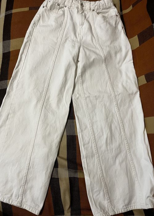 Белые джинсы Широкий клёш