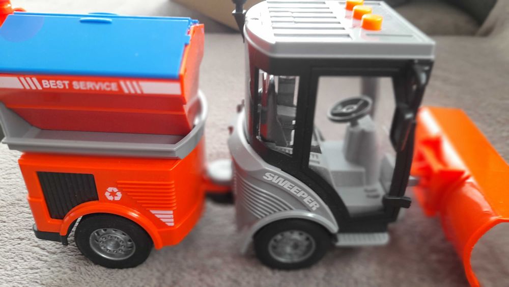 zabawka auto solarka z pługiem