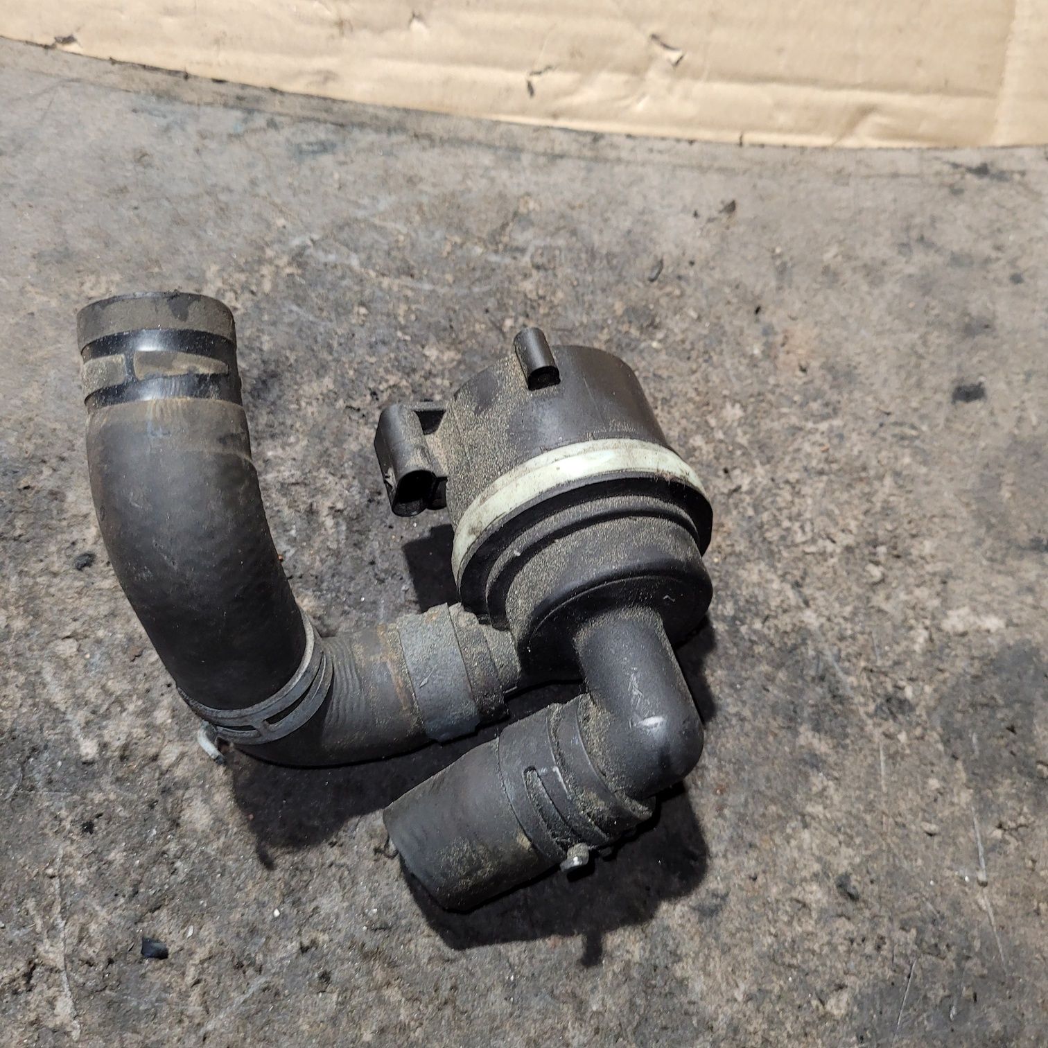 Dodatkowa pompa obiegu wody vw audi skoda seat 1.6TDI 2011r