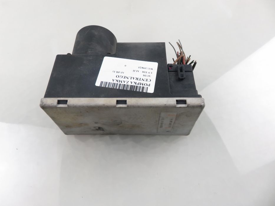 Pompka Zamka Centralnego Audi A3 (8l1)