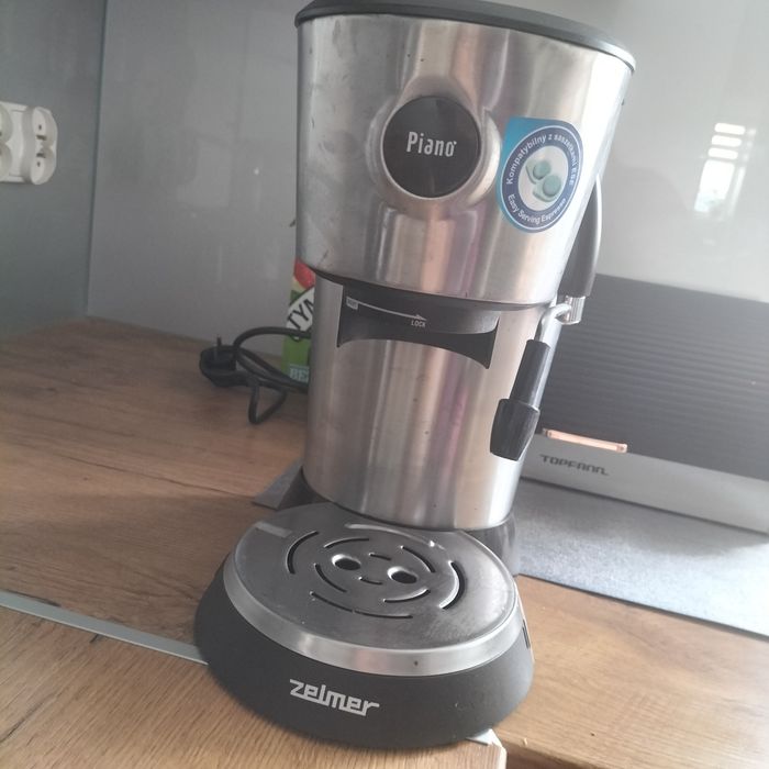Ekspres ciśnieniowy do kawy Zelmer