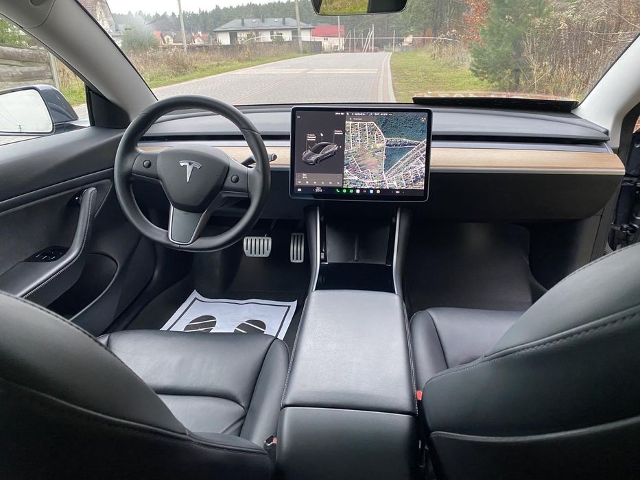 Tesla model 3 Performance 
2020 рік