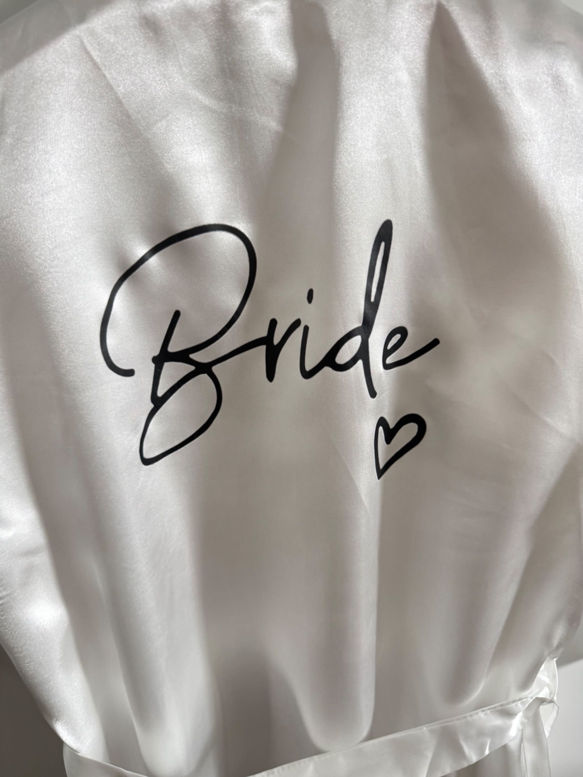 Szlafrok z napisem Bride
