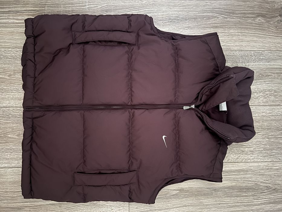 Жилетки жіночі Nike