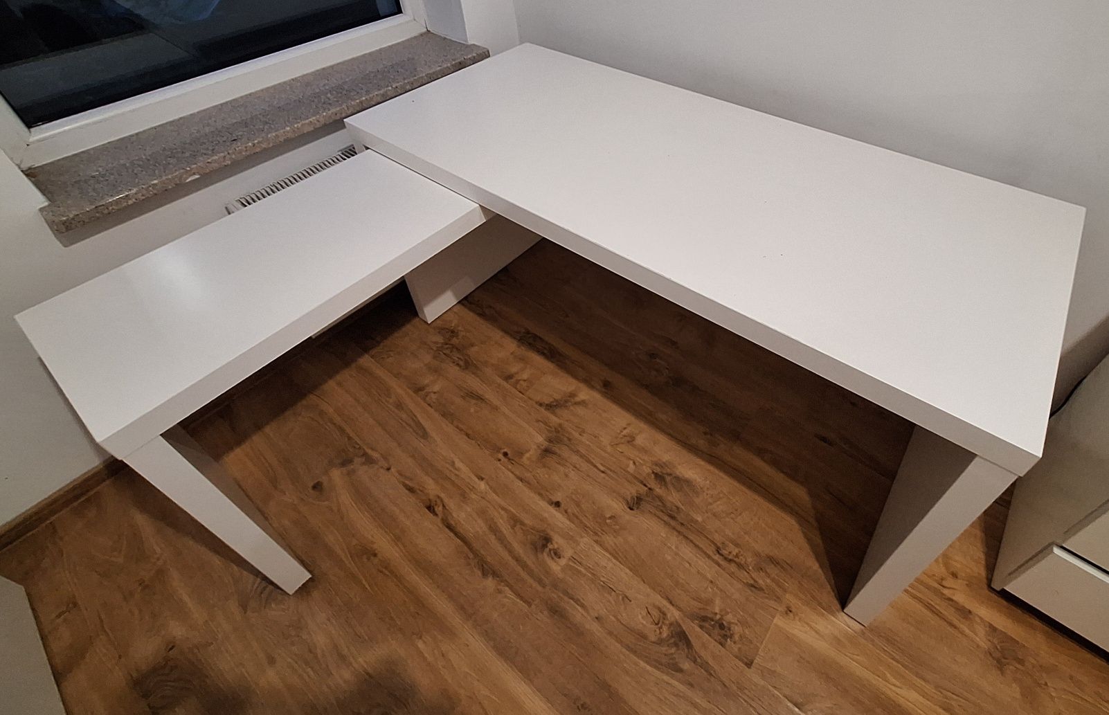 Biurko IKEA MALM białe – z wysuwanym blatem, 151 x 73 x 65 cm