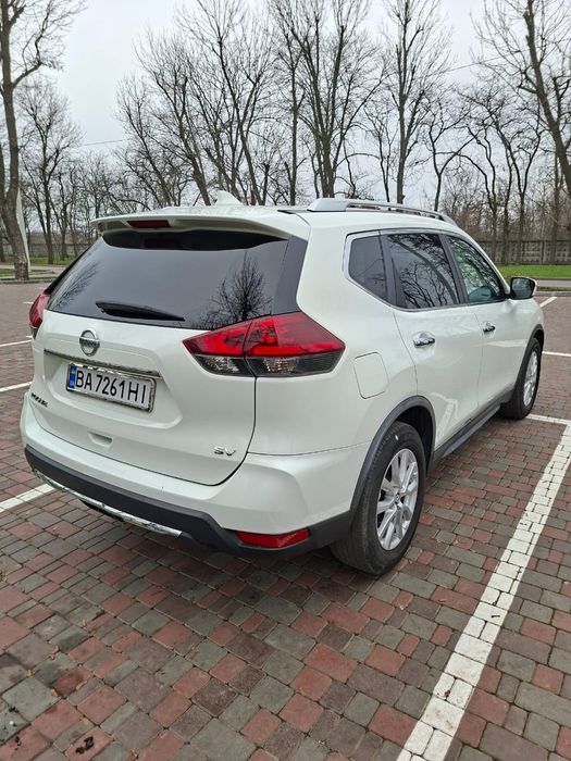 Ніссан рог 2018 року