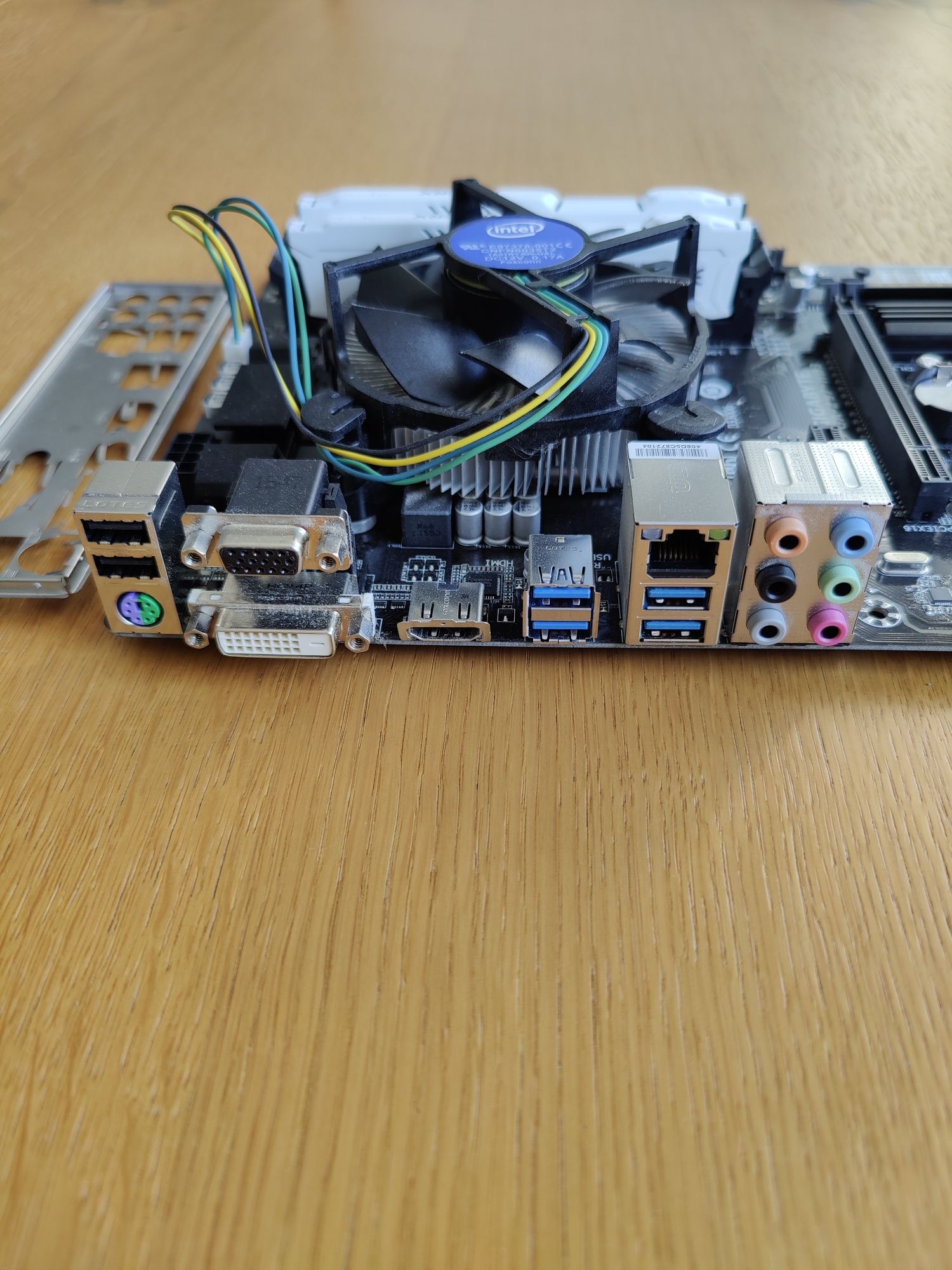Komputer Intel i5, Gigabyte, Msi GTX 750, HyperX