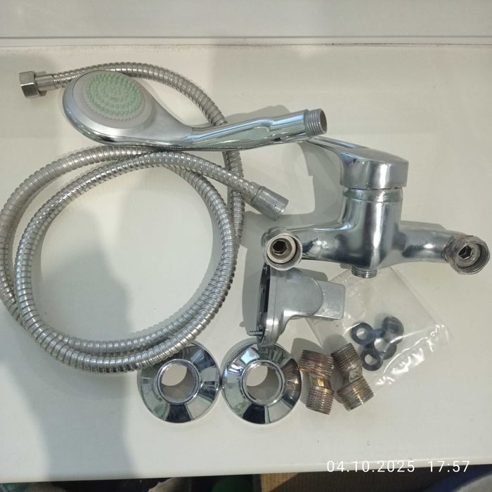 Продам змішувач для душу , або ванни  настінний RJ Narciz RBZ100-5 б/у