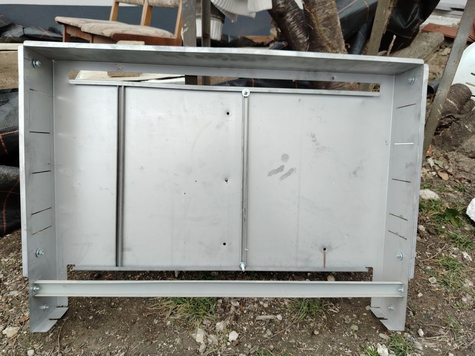 Skrzynka  szafka pod  rozdzielacz 10 sekcji