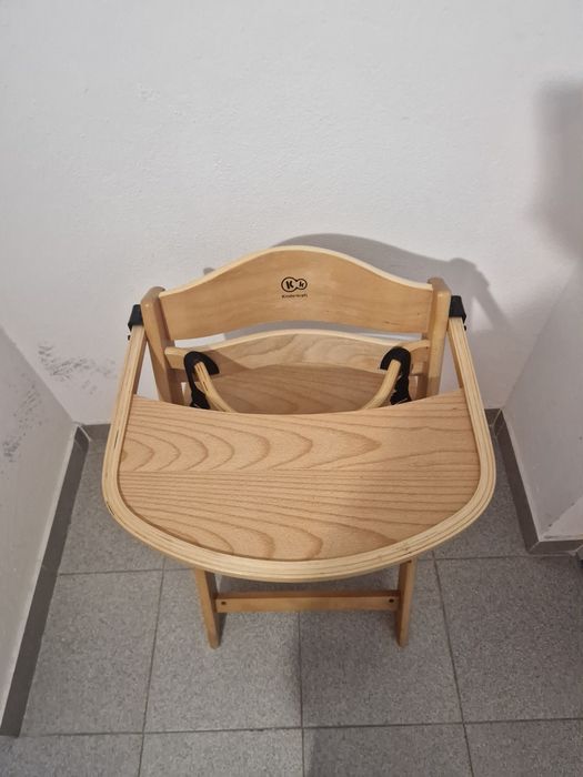 Mesa de refeição para bebé/criança.