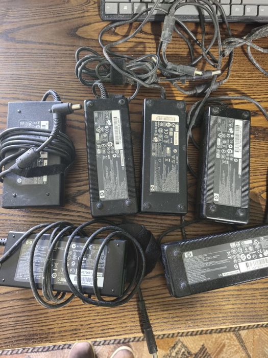 Зарядне HP 120 Ват (18.5v - 6.5A)