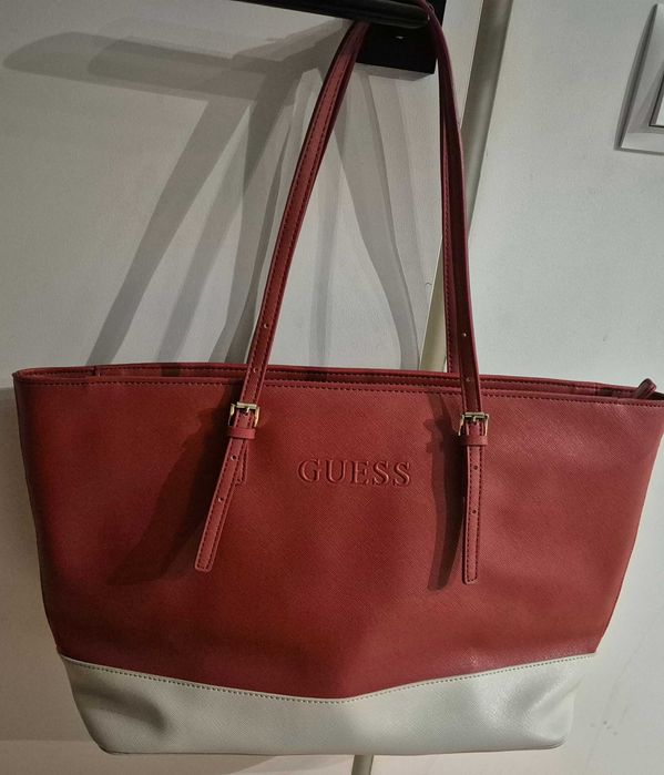 Torebka Guess na ramię i do ręki