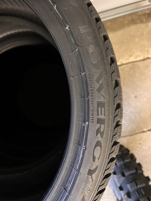 Pirelli Powergy Winter 225/40/18 zimowe opony