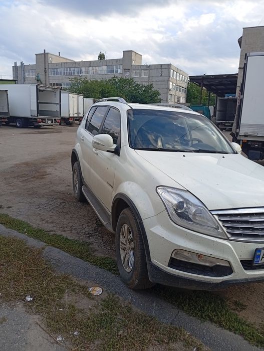 Авто Ssang Yong Rexton 2013 2.7л