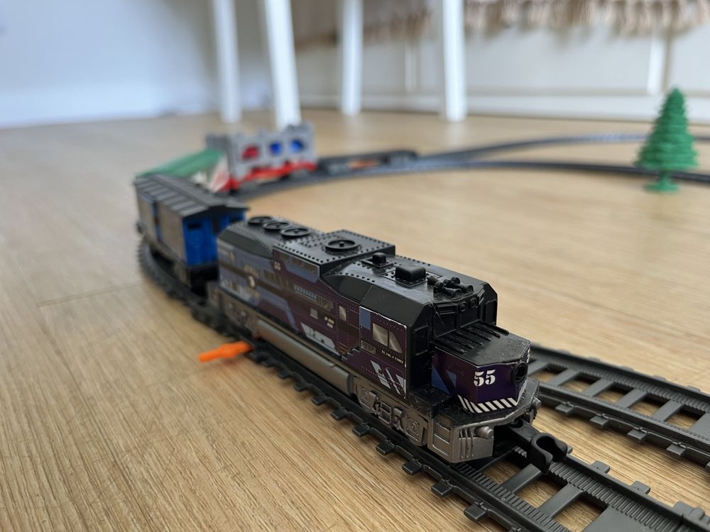 ferrovia com trem