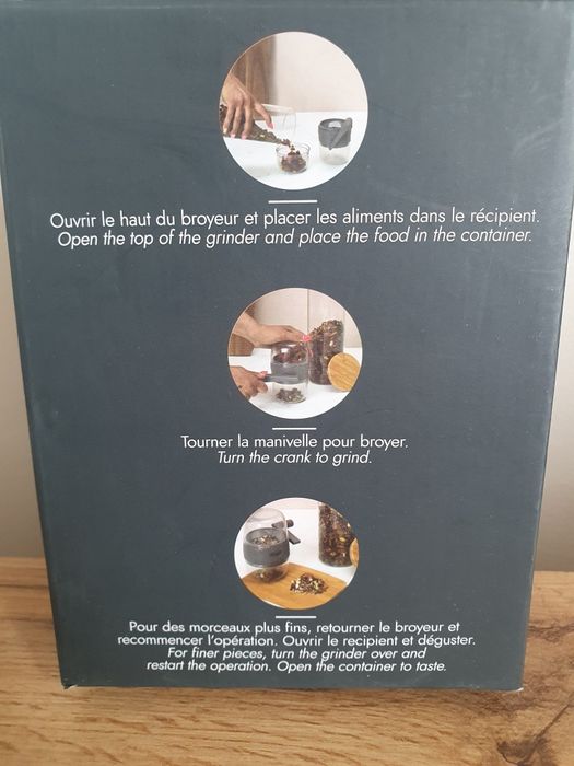 Ręczny młynek do suszonych owoców