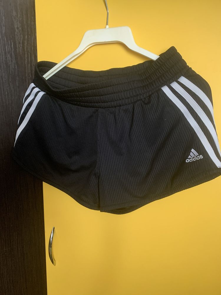 Шорти adidas xs s чорні