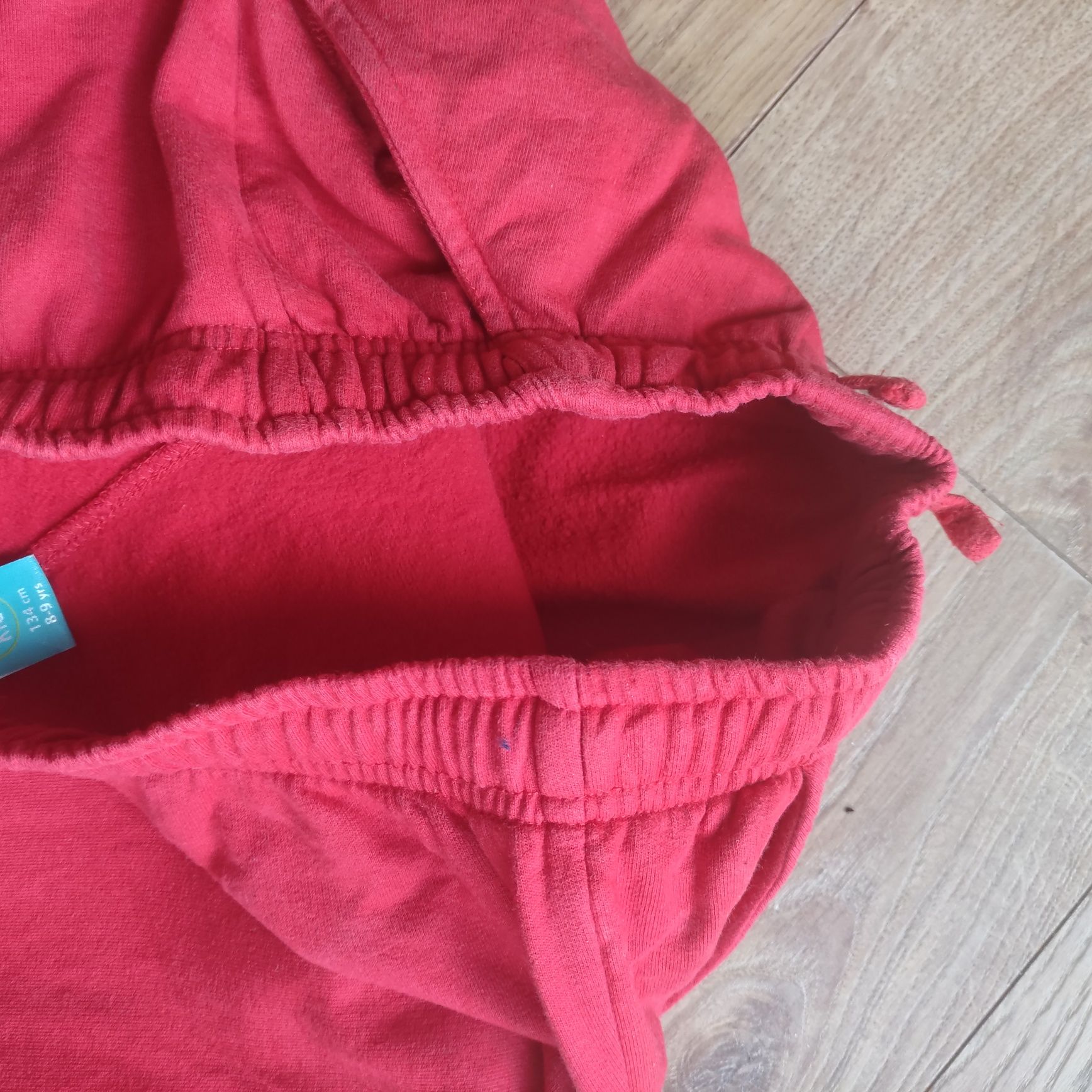 Zimowe czerwone spodnie 134