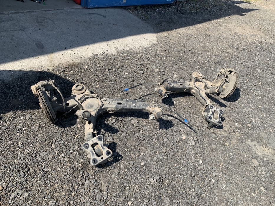 Zawieszenie tylne lewe prawe oś belka Jumpy Expert  Travelier Spacetou