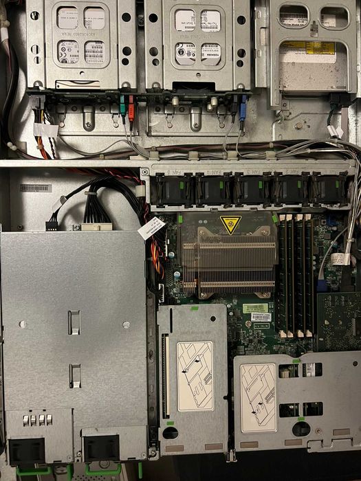 Fujitsu PRIMERGY RX100 S7p 32GB Xeon E3-1220 3xdiscos SAS 600GB