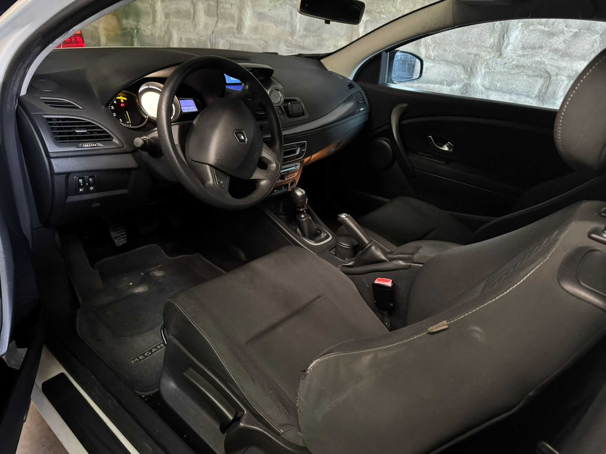 Renault Mégane Coupé 1.5 dCi 2009 – Importado | Mecânica Impecável