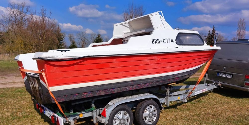 Łódź wędkarska plus silnik yamaha 5