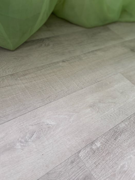 Лінолеум б у в ідеальному стані 15м2