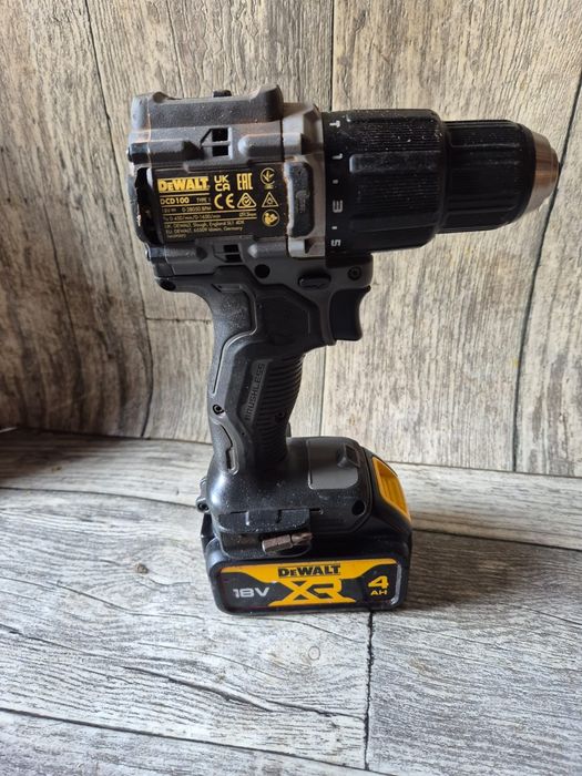 Dewalt DCD 100 wiertarko wkrętarka z baterią 4ah