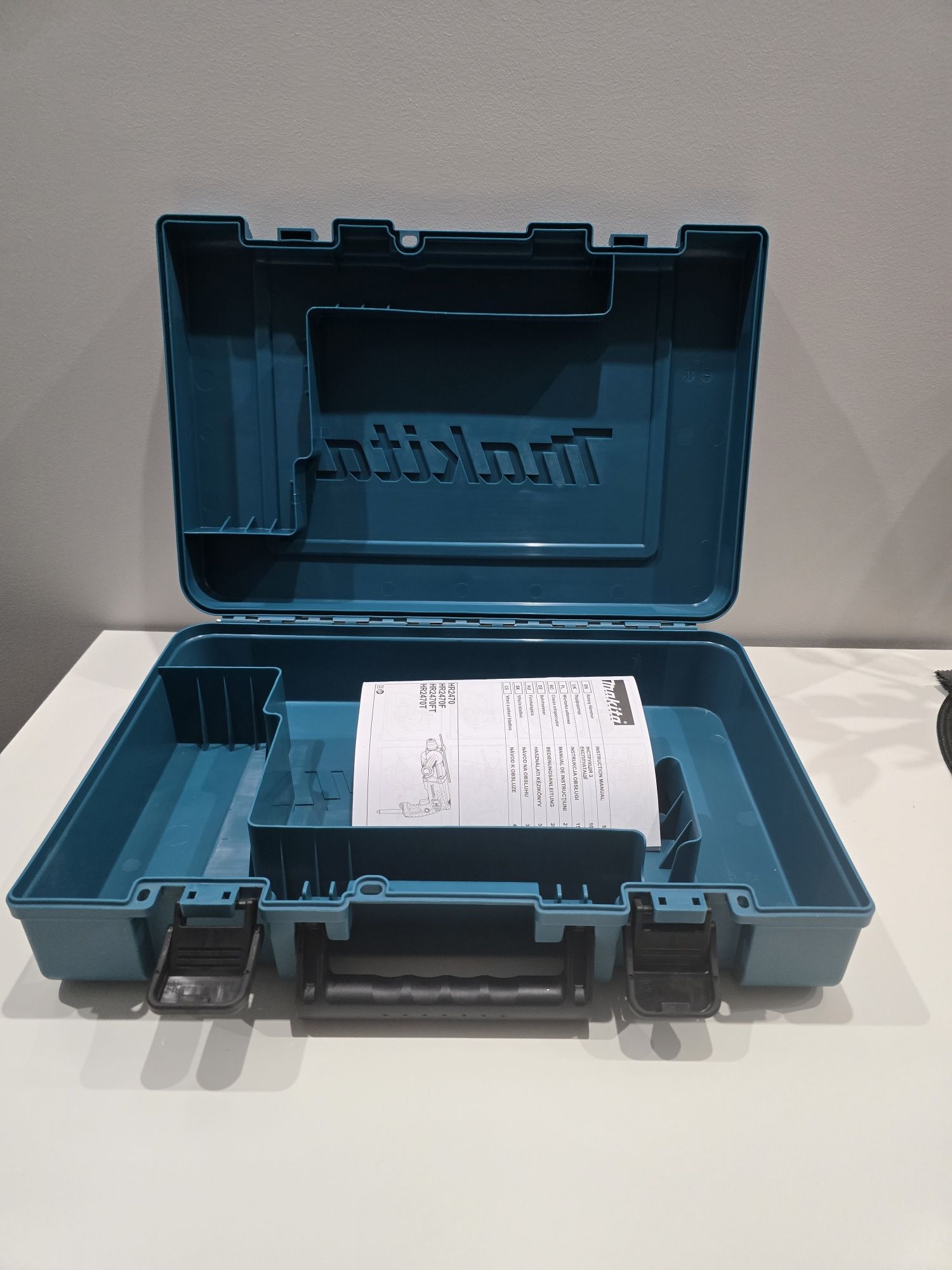 Skrzynka na elektronarzędzia Bosch Makita