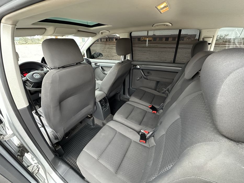 Volkswagen Touran 2005 року | 1.6 бензин/газ | Гарна комплектація