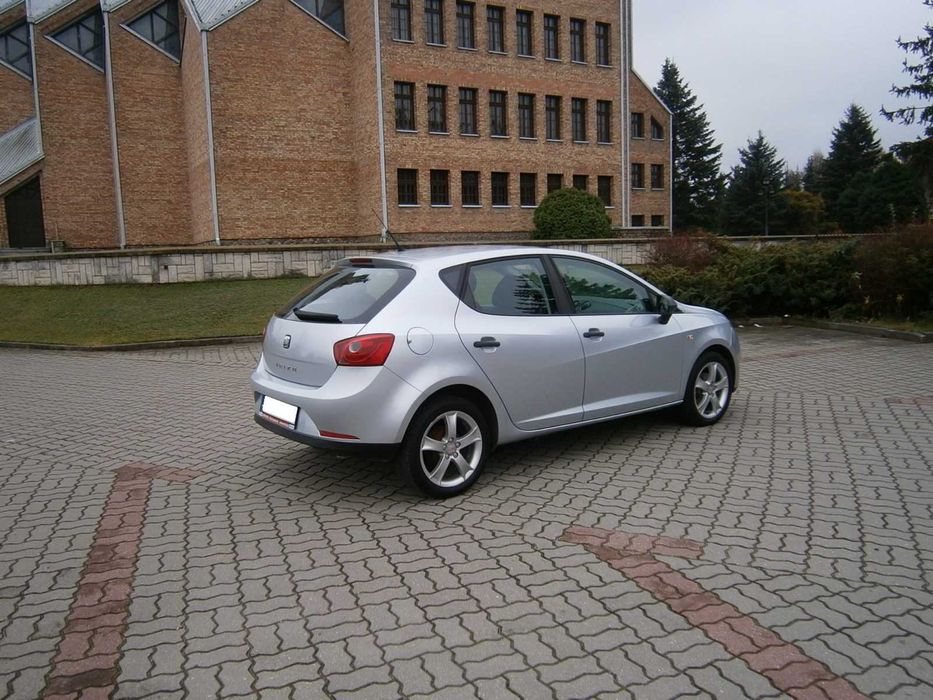 Seat Ibiza 1.4 . Zadbany , 2010 r.  5 drzwi .