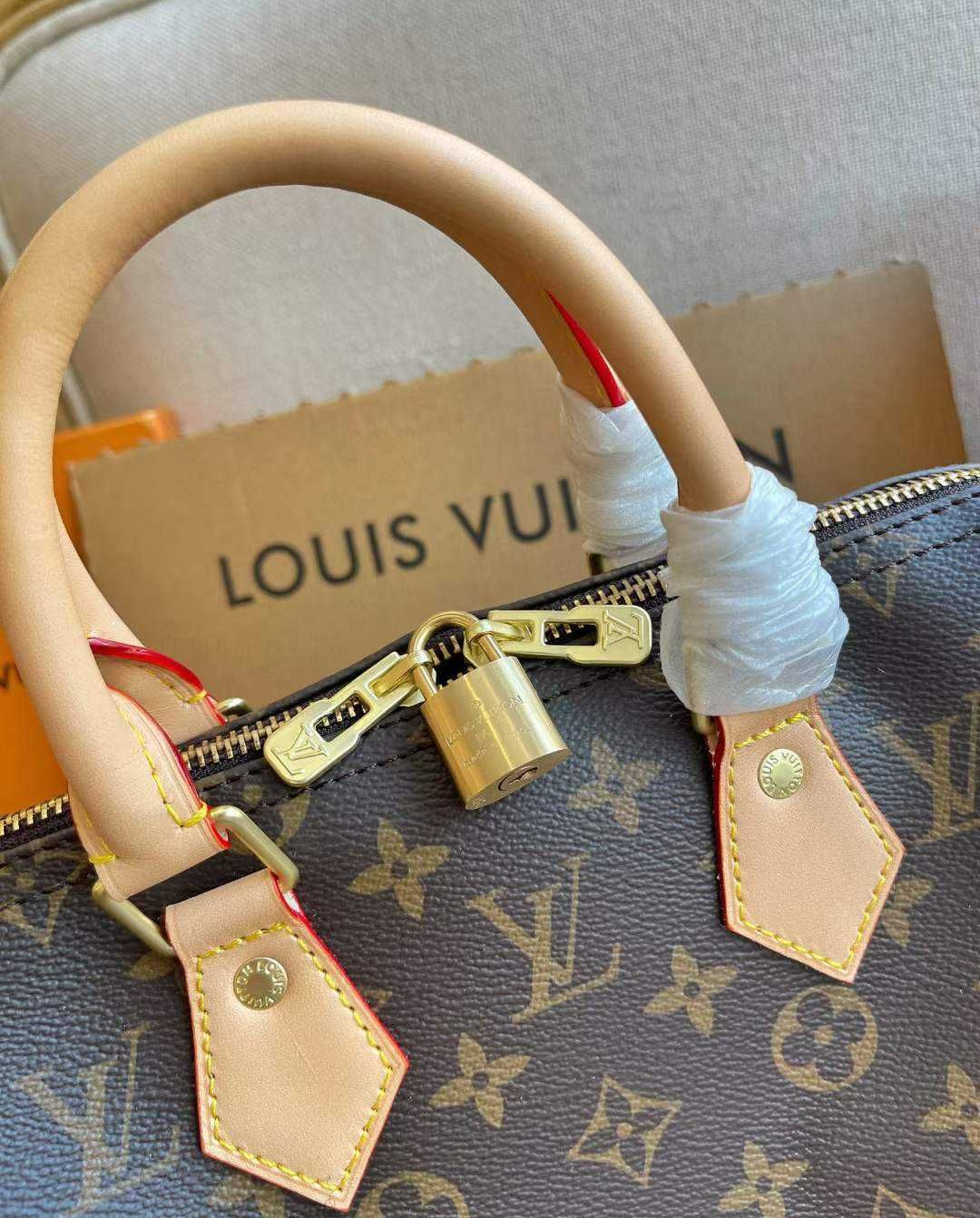 Torebka damska elegancka Louis Vuitton od reki 76-22