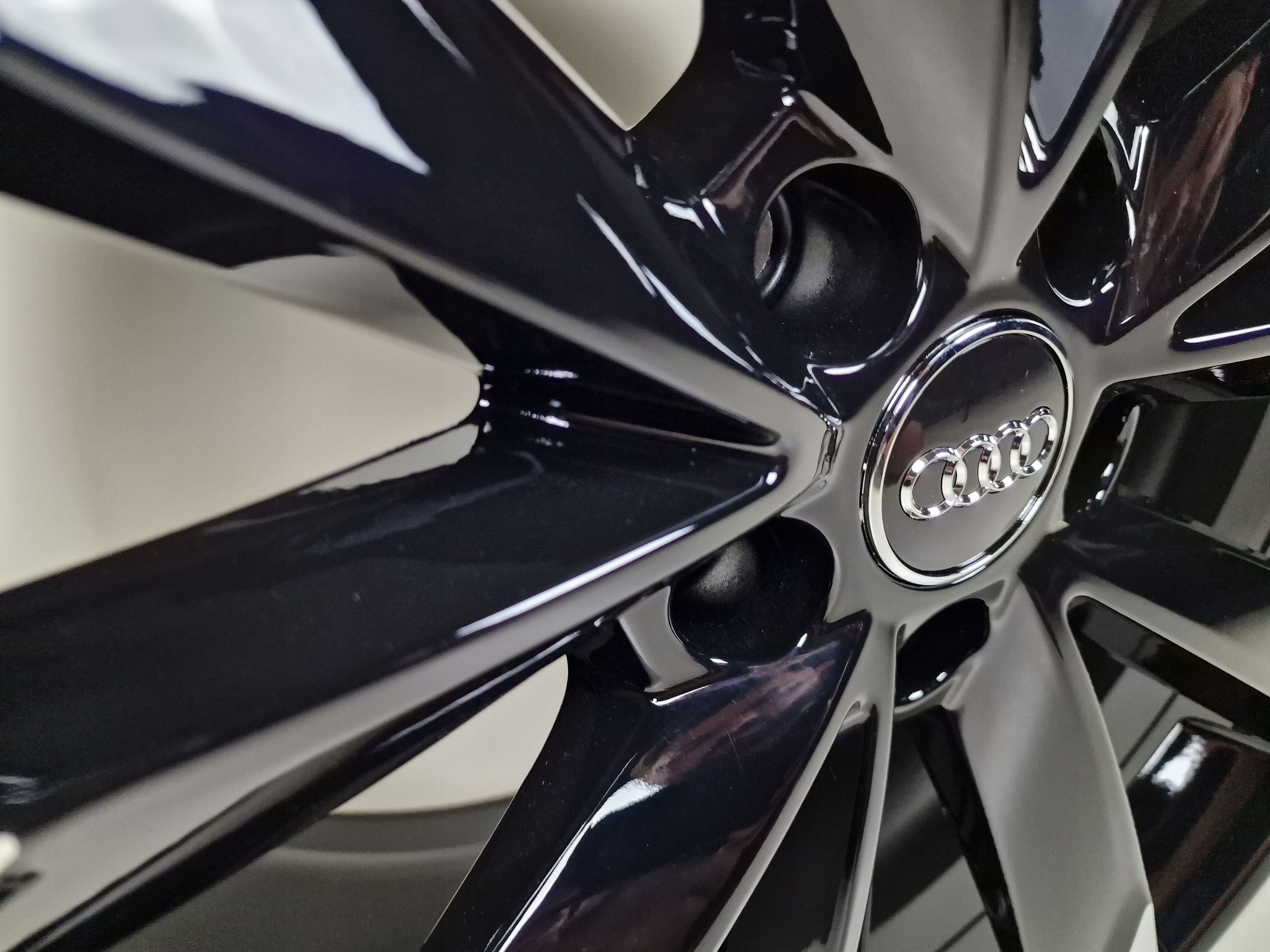 FABRYCZNIE NOWE Felgi Audi 20" A4 A5 A6 A7 A8 Q2 Q3 Q5 Q7