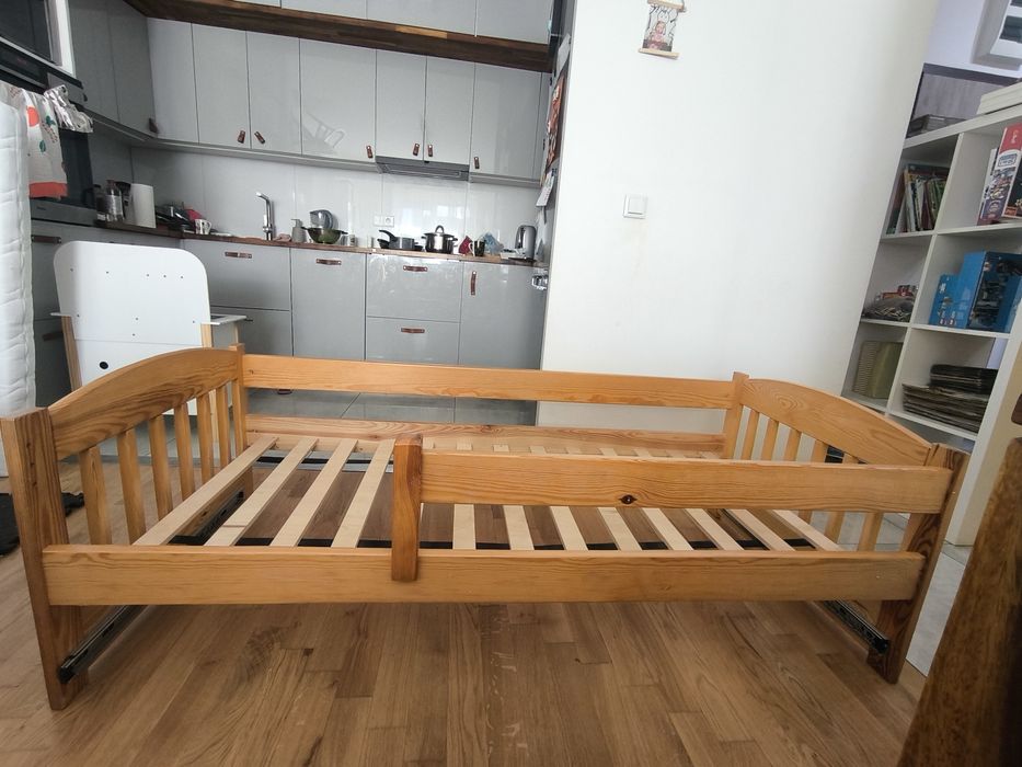 łóżko drewniane 70x160 z szufladą i barierką