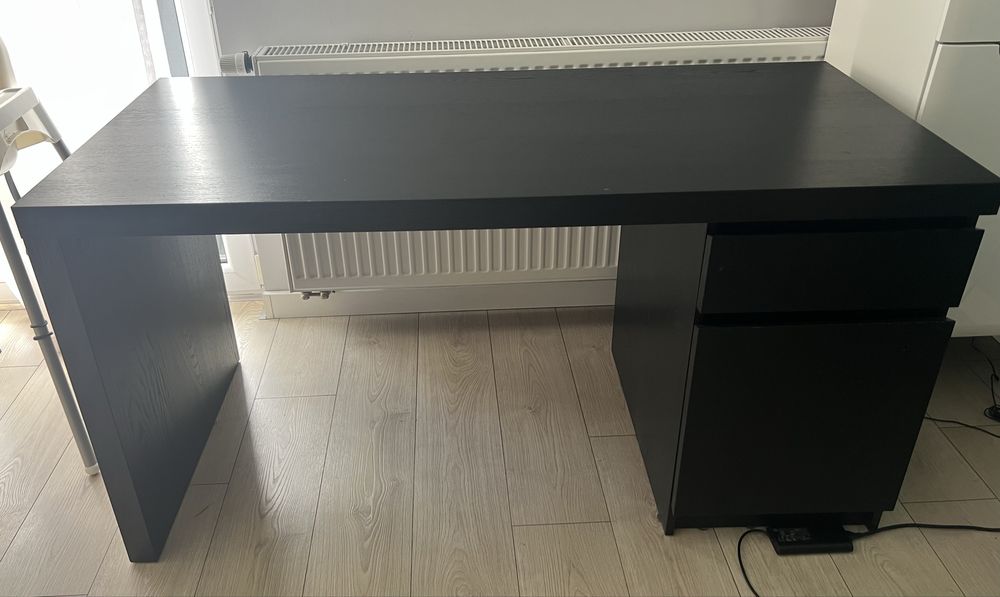 IKEA MALM Biurko, czarny, 140x65 cm, prawy