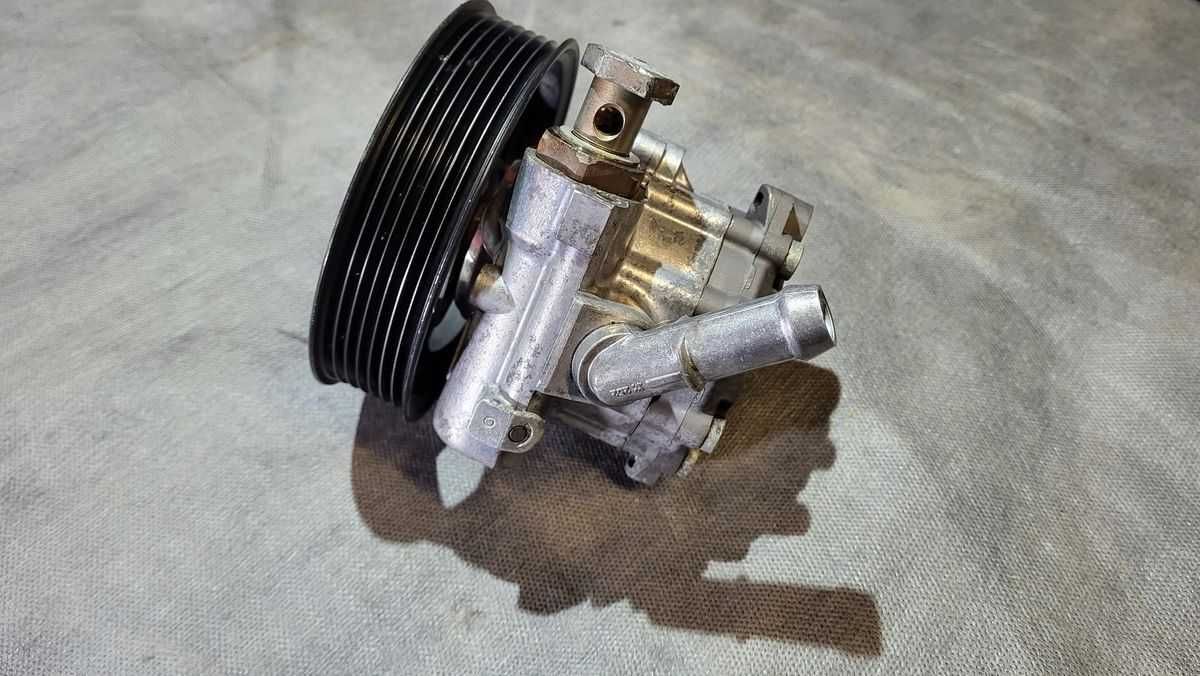 AUDI A8 D3 6.0 W12 BHT pompa wspomagania 4E0.145.156C .