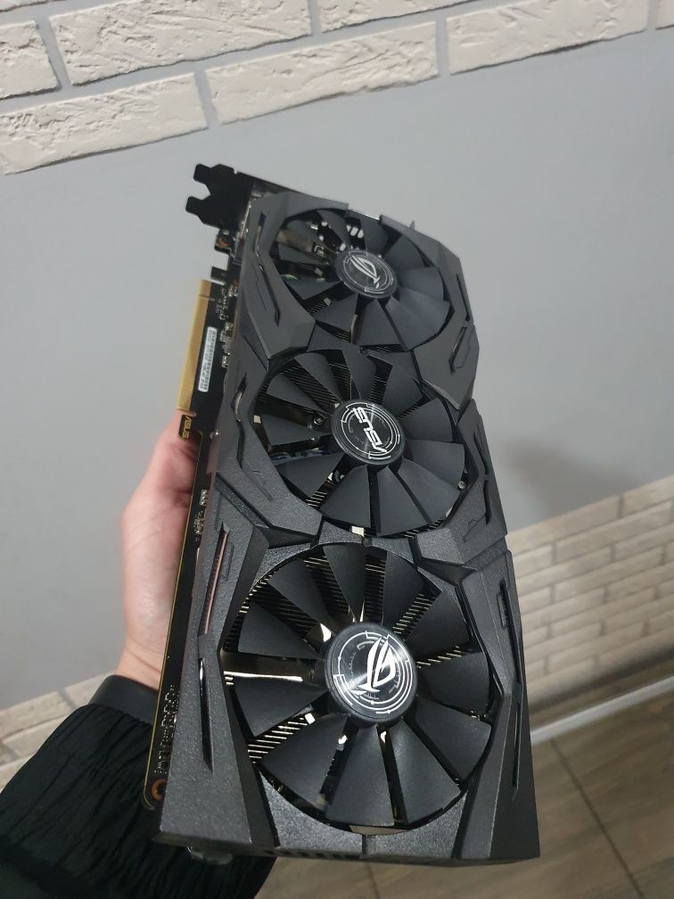 Asus PCI-Ex GeForce GTX 1070 Ti ROG Strix 8GB