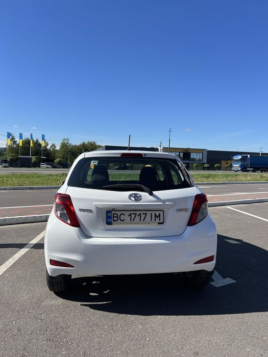Toyota Yaris 2014р., офіційний автомобіль, без ДТП