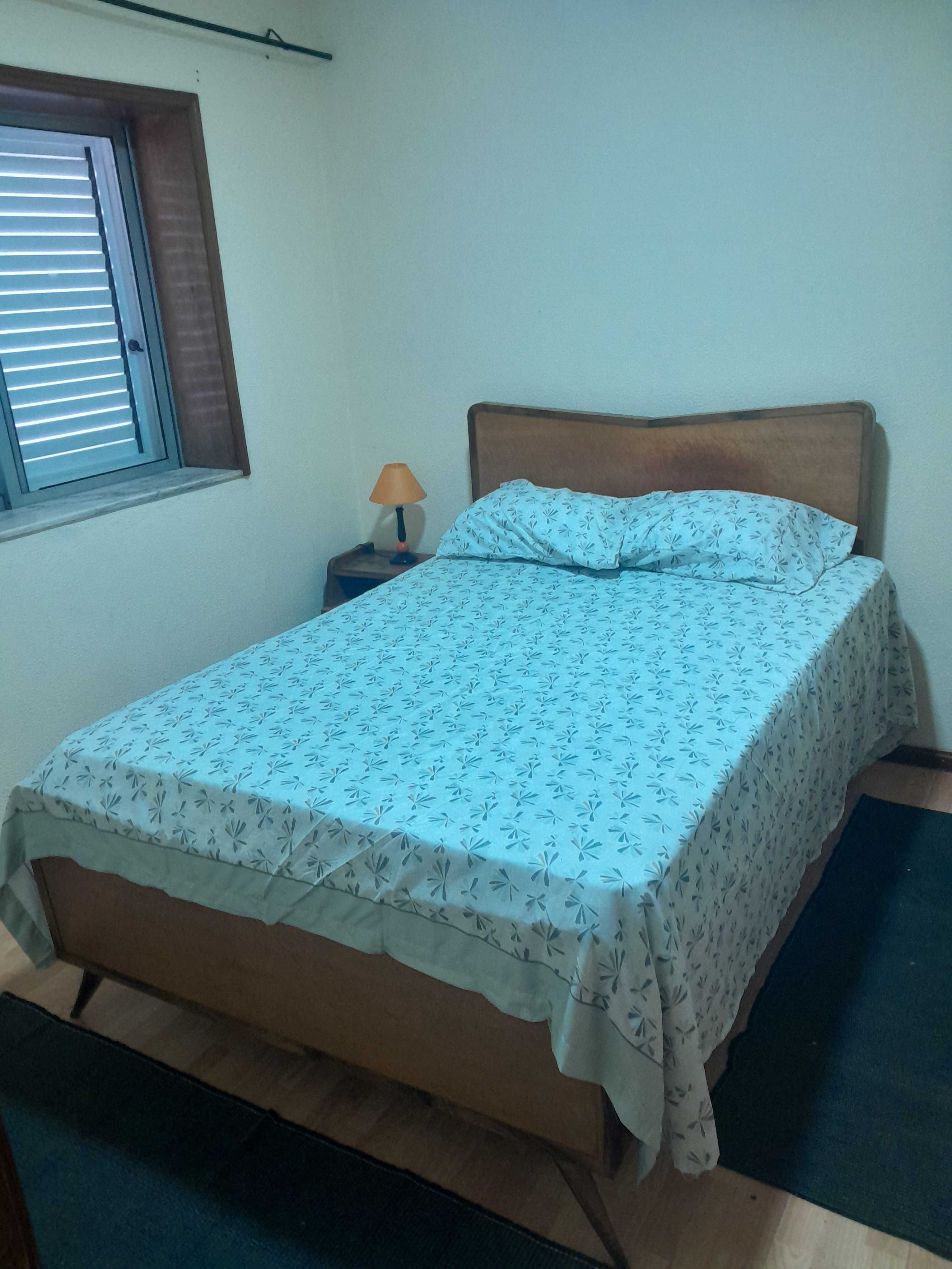 Alugo quarto para mulheres