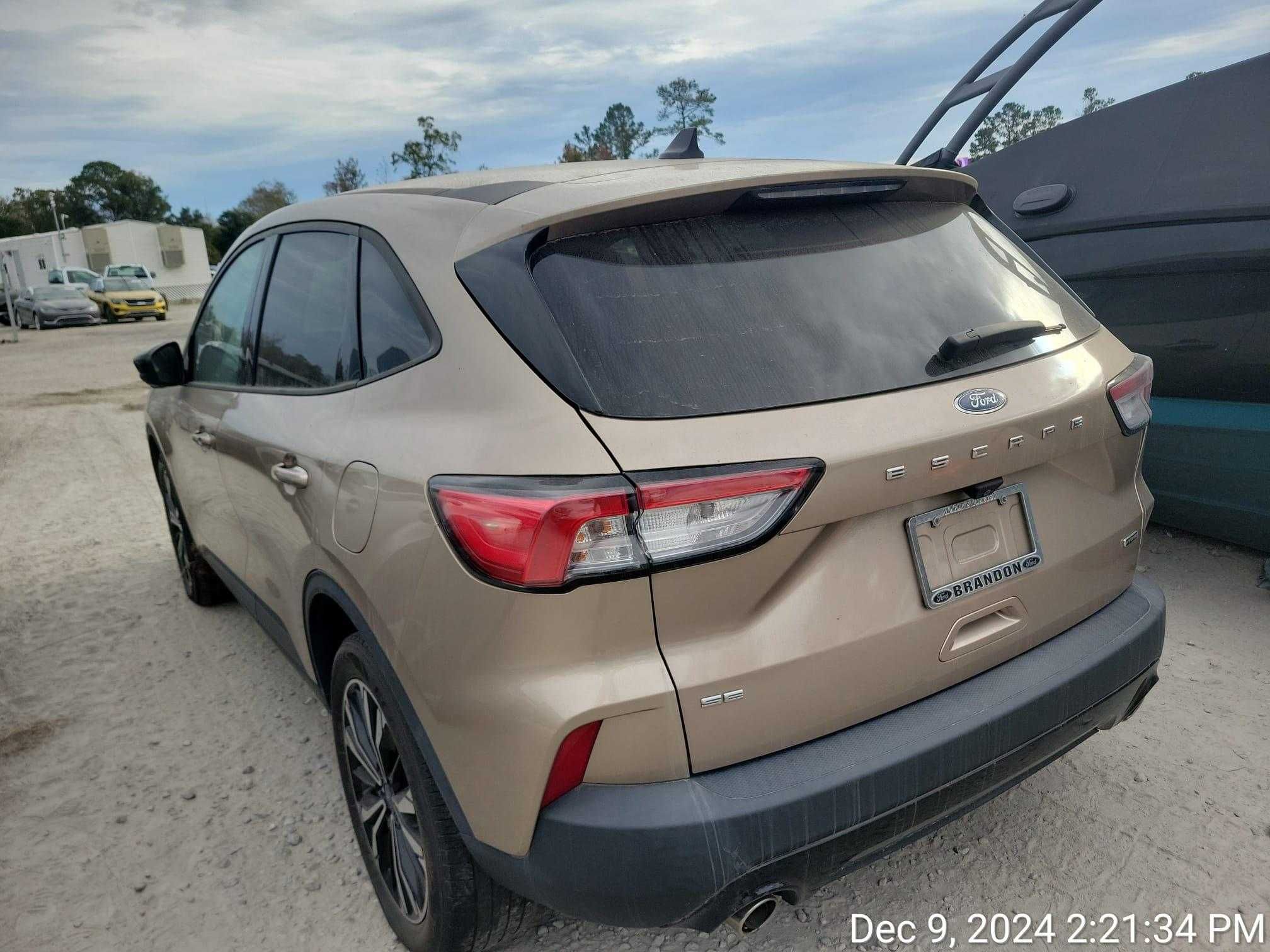 2021 FORD Escape SE