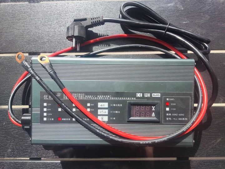 Потужний зарядний пристрій для акумуляторів LiFePO4 8S 24V (29,2V)-40A