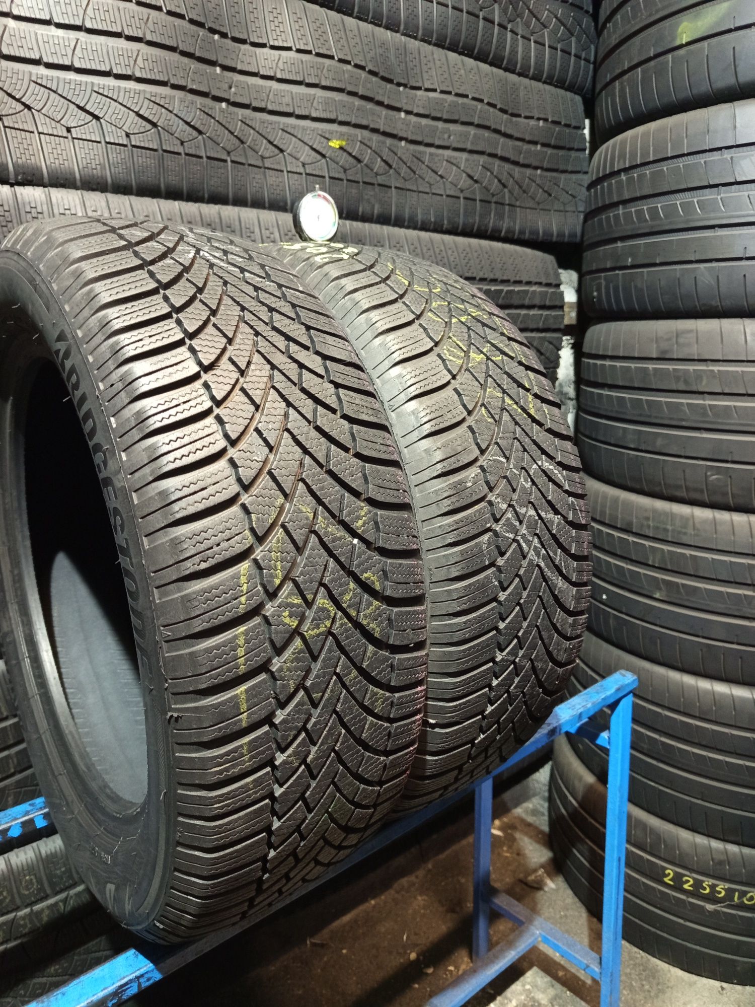 205/55R16 Bridgestone Blizzak LM005
