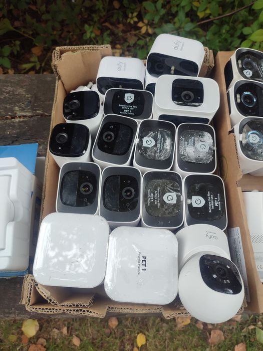 Eufy kamery do monitoringu+solar+bazy zestaw