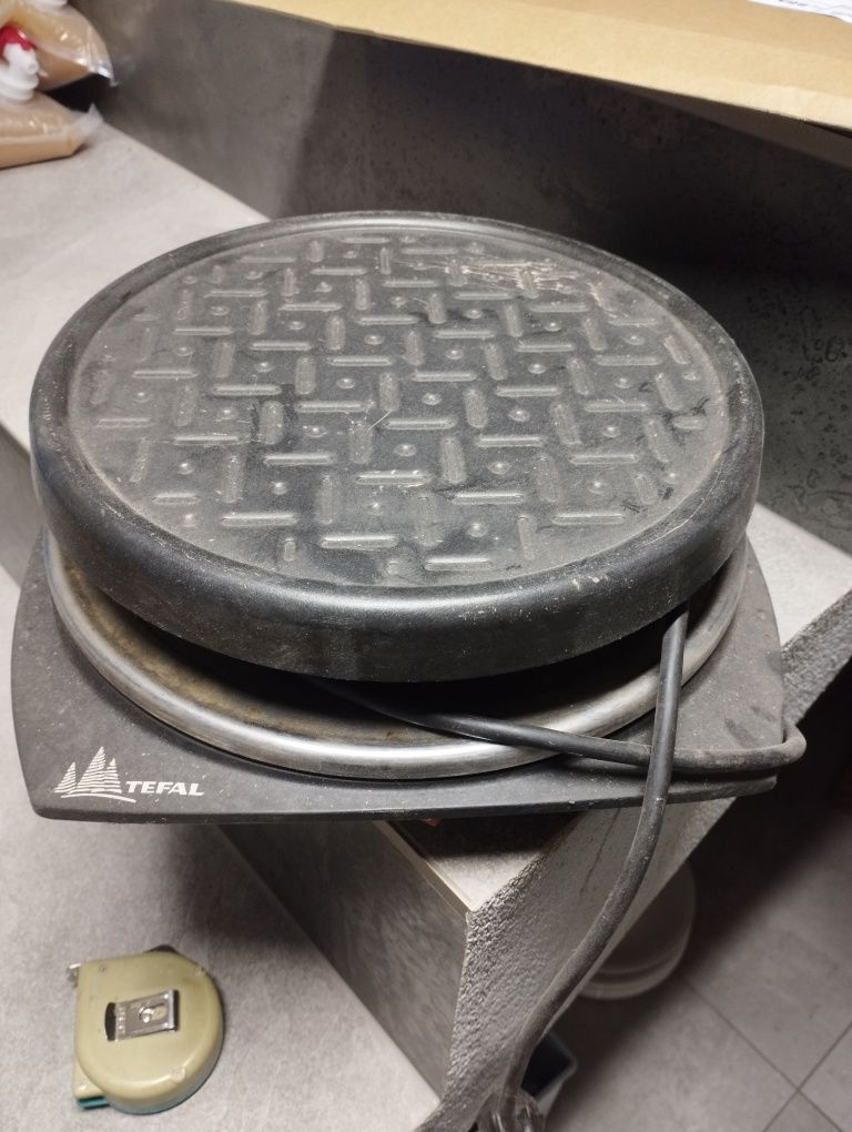 Grill Tefal talerze duże i pojemnik na sztućce