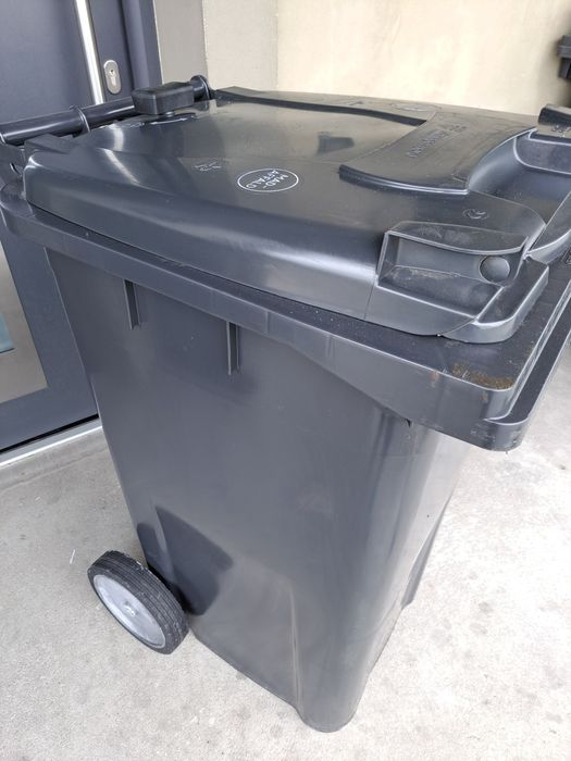 Kosz na śmieci 240 litrów możliwy transport