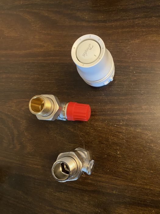 Zestaw grzejnikowy PROSTY 3/4 Danfoss termostat i powrotny