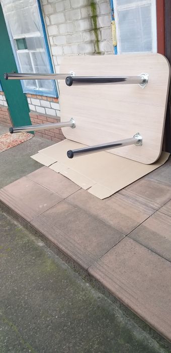 Продам обеденный стол. Размер 1500×900 высота 800мм.