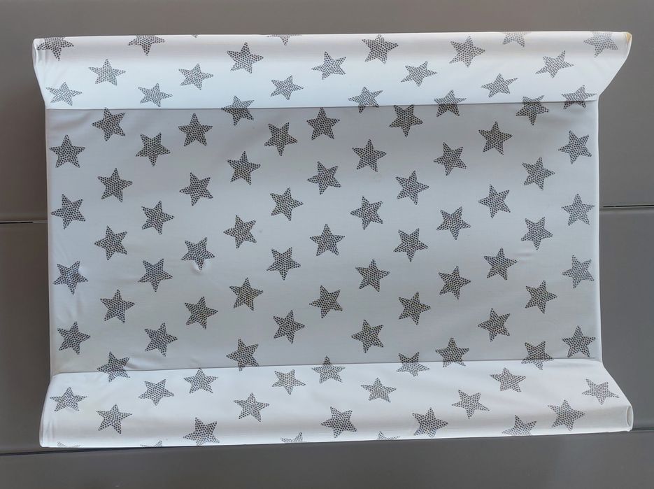 Materac Naturglück 60x120 + laktator medela + przewijak + schodki