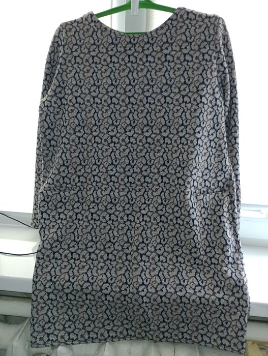 Осіння сукня з цікавим принтом