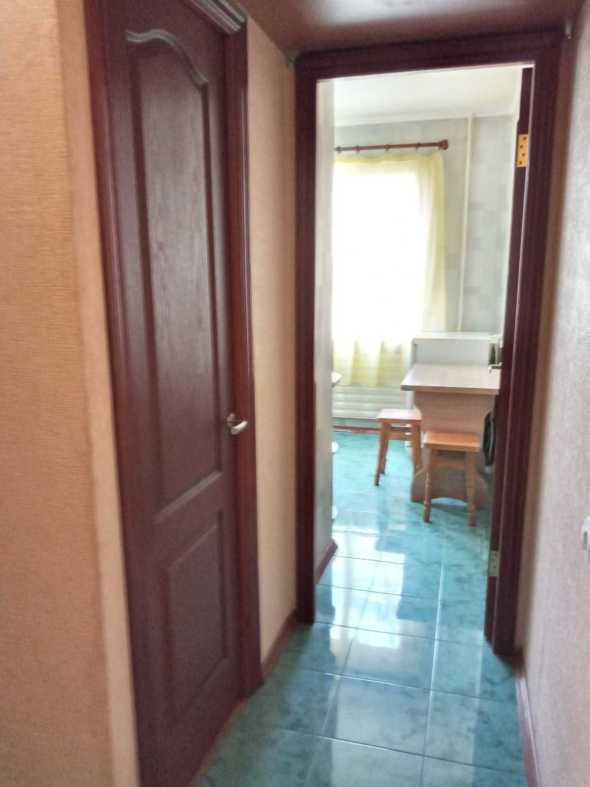1-ком. кв-ра Лукьяненко - (Голливуд). Посуточно-почасово.